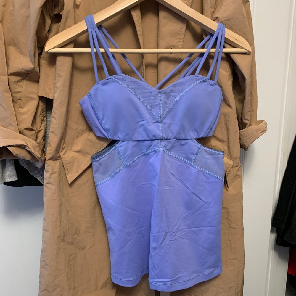 Lululemon Exquisite Tank II Size 6 Cut out tank